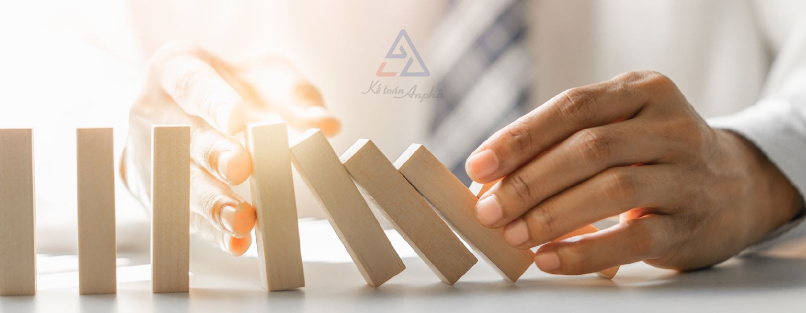 uu-diem-tam-ngung-kinh-doanh-so-voi-giai-the-02